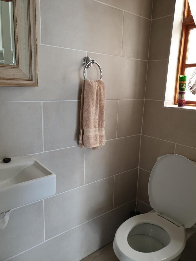 Pongola Road Self Catering Accommodation Uitenhage Extérieur photo