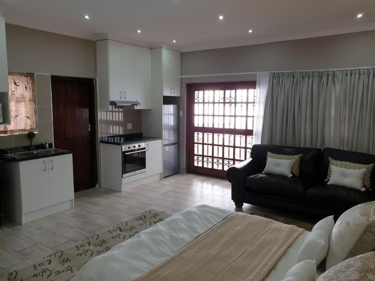 Pongola Road Self Catering Accommodation Uitenhage Extérieur photo