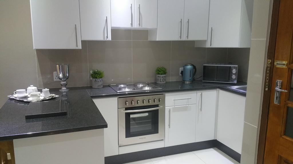Pongola Road Self Catering Accommodation Uitenhage Extérieur photo