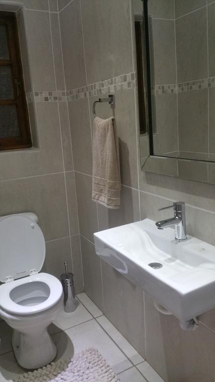 Pongola Road Self Catering Accommodation Uitenhage Extérieur photo