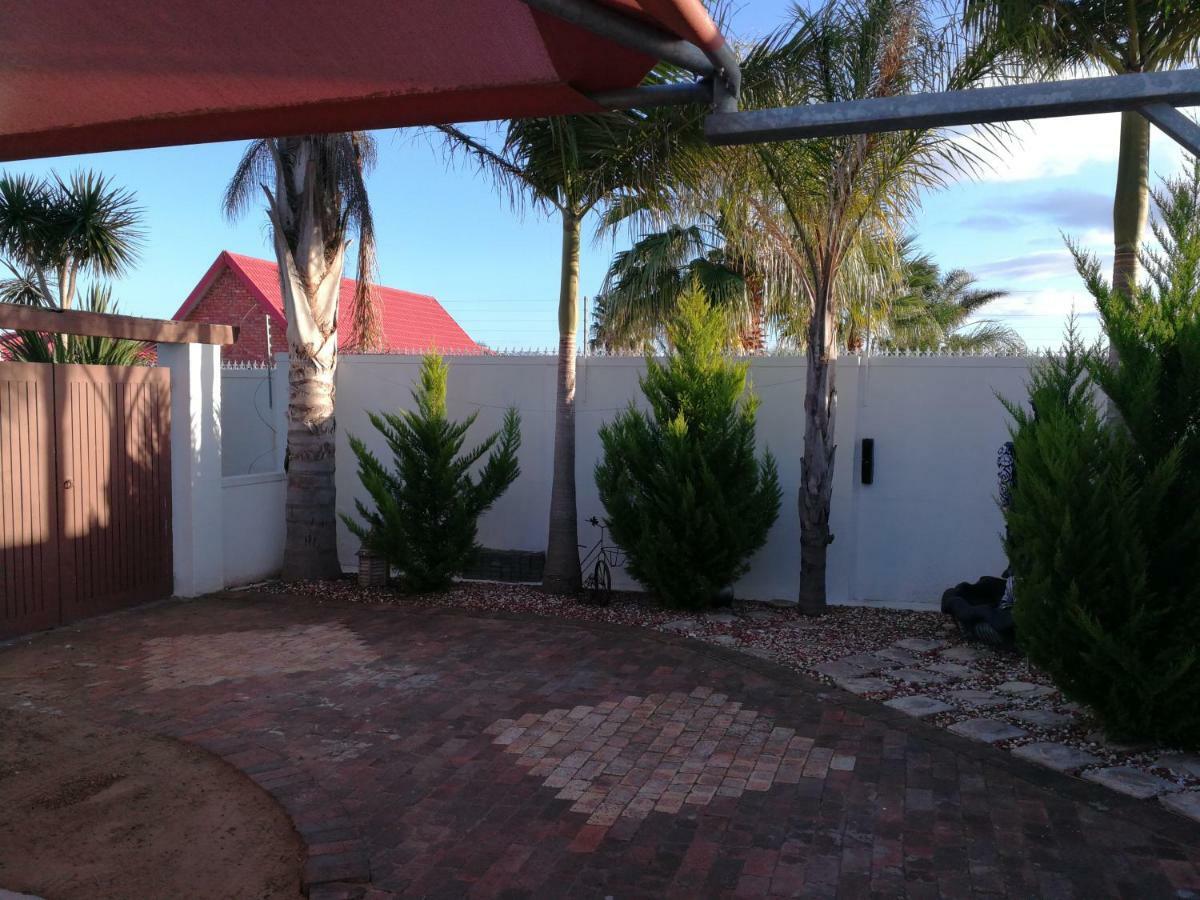 Pongola Road Self Catering Accommodation Uitenhage Extérieur photo