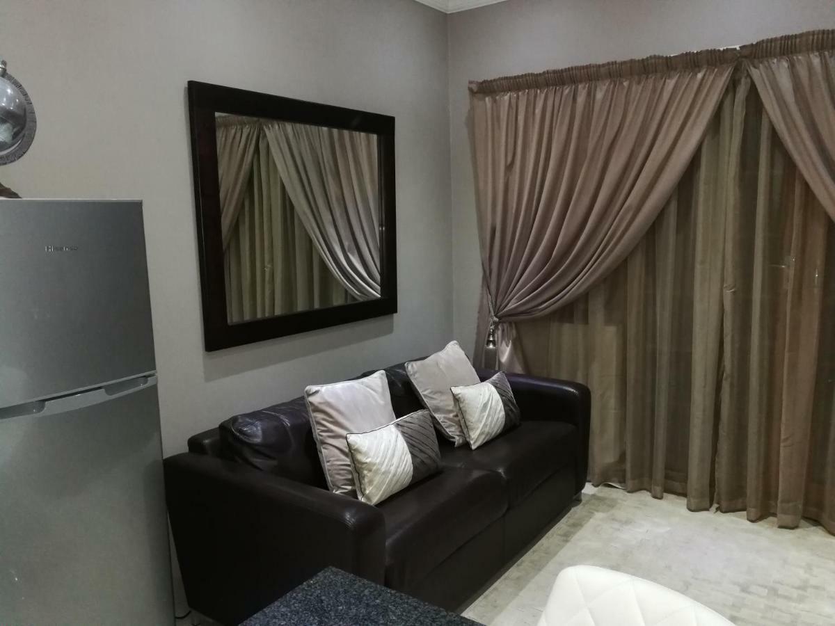 Pongola Road Self Catering Accommodation Uitenhage Extérieur photo