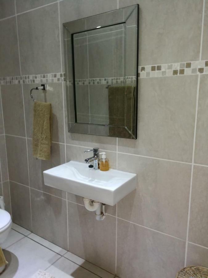 Pongola Road Self Catering Accommodation Uitenhage Extérieur photo