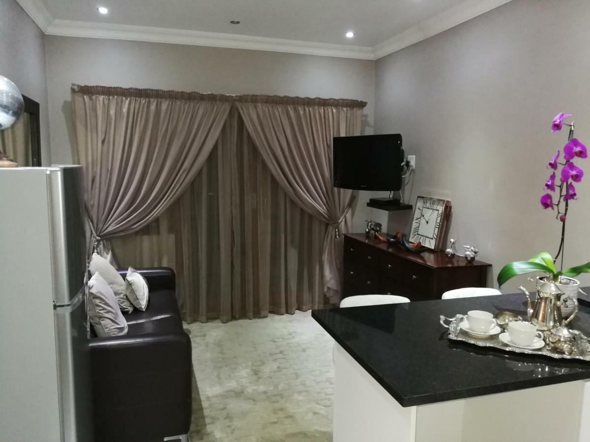 Pongola Road Self Catering Accommodation Uitenhage Extérieur photo