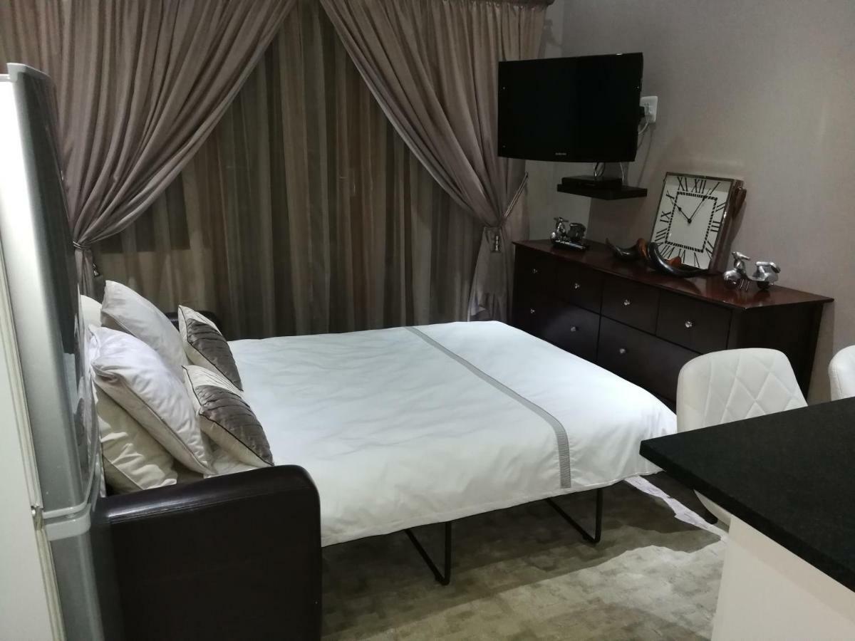 Pongola Road Self Catering Accommodation Uitenhage Extérieur photo